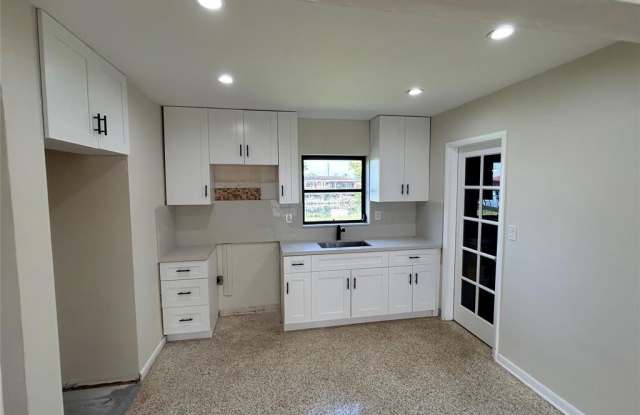 2020 SW 127th Ct photos photos