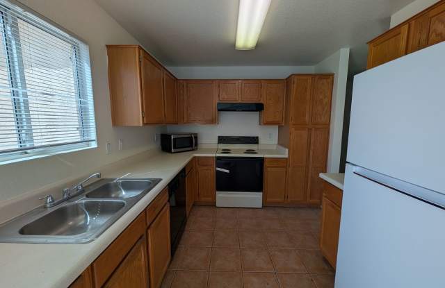 3 bedroom, 2 bath home in Stonecrest, ready to move in. Gallery 4