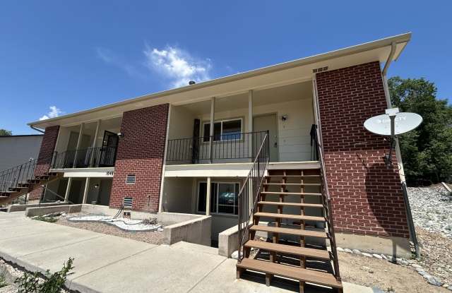 1048 Western Drive - 4 photos photos