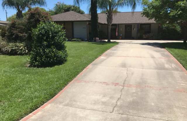 5220 Royal Oak Drive Gallery 2