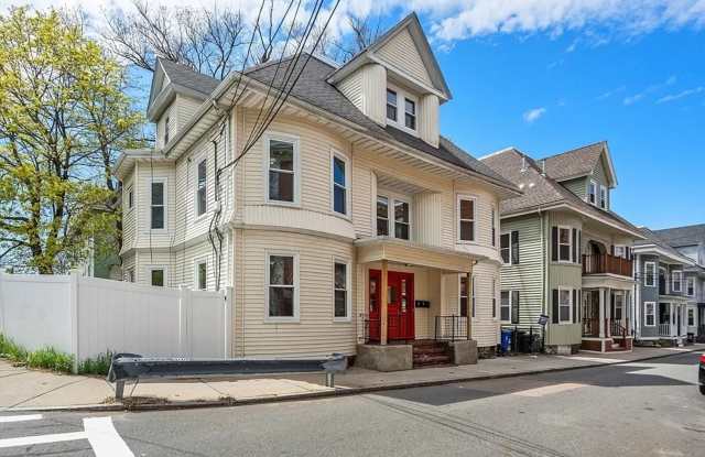 Great 6 Bed available for Immediate move in photos photos