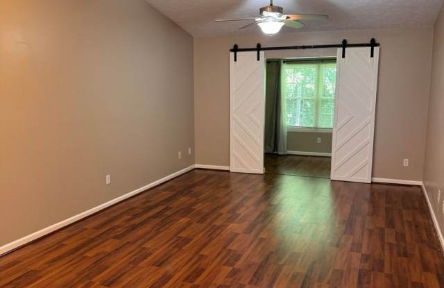 2 Bedroom || 2 Bathroom - Single Level Townhome Gallery 3