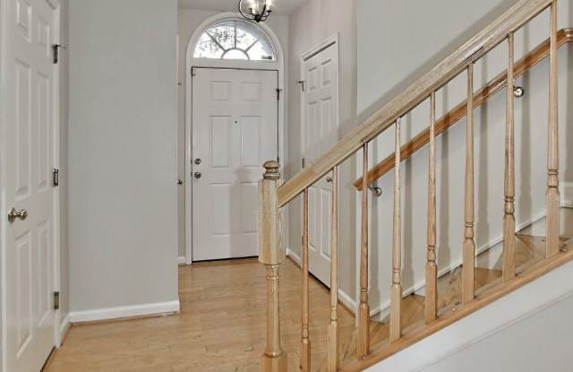 5054 GRIMM Drive Gallery 3