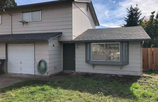Updated 2 bedroom 1 1/2 bath duplex in Springfield! photos photos Updated 2 bedroom 1 1/2 bath duplex in Springfield! photos photos