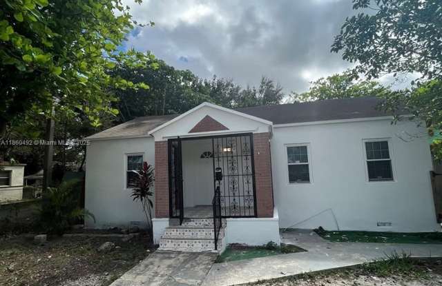 1250 NW 43rd St photos photos