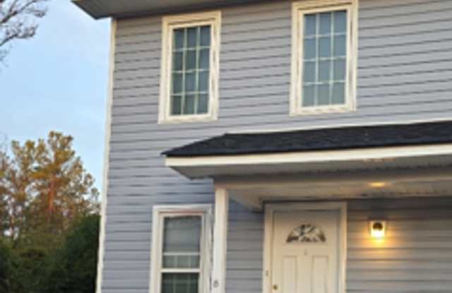 **Charming 2-Bedroom Townhome in Cayce, SC – Convenient Location!** - 8 Londonderry Square, Cayce, SC 29033