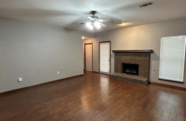 804 Drake Dr Gallery 2