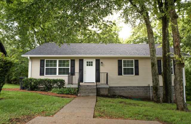 3 Bed, 2 Bath Home in Walking Distance to Downtown Franklin photos photos 3 Bed, 2 Bath Home in Walking Distance to Downtown Franklin photos photos