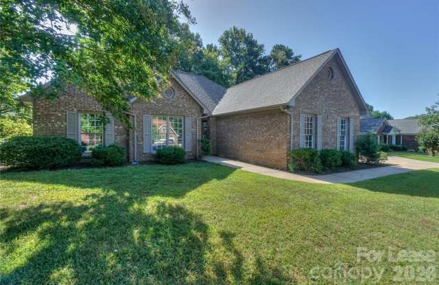 840 Emerson Drive Gallery 2