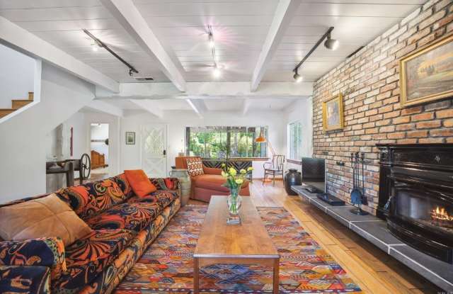 5953 Shoreline Highway photos photos