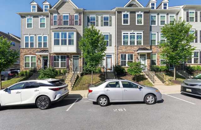 3 Bed 3.5 Bath townhome in Elkridge Crossing Gallery 1