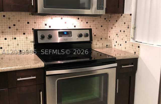 221 SW 9 AVE photos photos