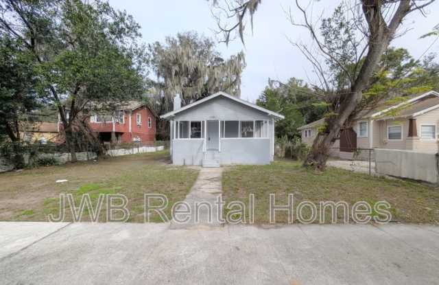 111 36th St W photos photos