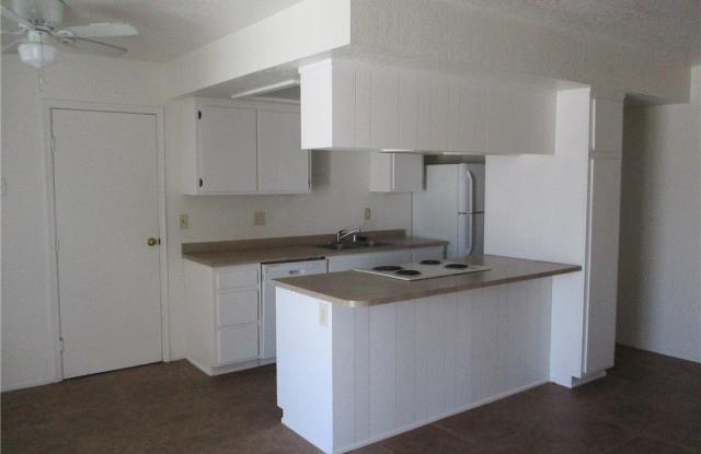 5090 La Calzada Unit B Gallery 4