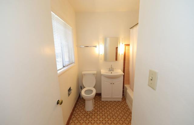 4225 V Street Unit 1 photos photos
