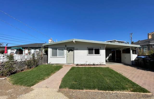 Three bedroom, one bath house in desirable Morro Bay neighborhood - 409 Oahu Street, Morro Bay, CA 93442
