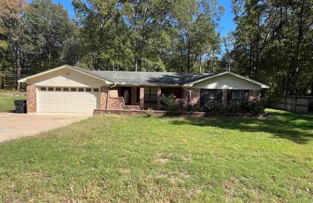 Spacious All-Brick 3 Bedroom 2 Bathroom House at 16 Eastwood Dr in Benton. photos photos