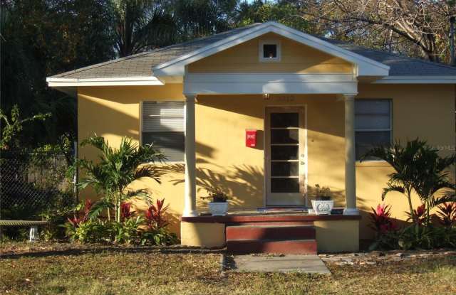 2312 E 9TH AVENUE - 2312 East 9th Avenue, Tampa, FL 33605