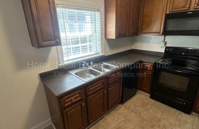 Colonial Arms Apartmenst | 807 West End Blvd Apt C-10 Gallery 2