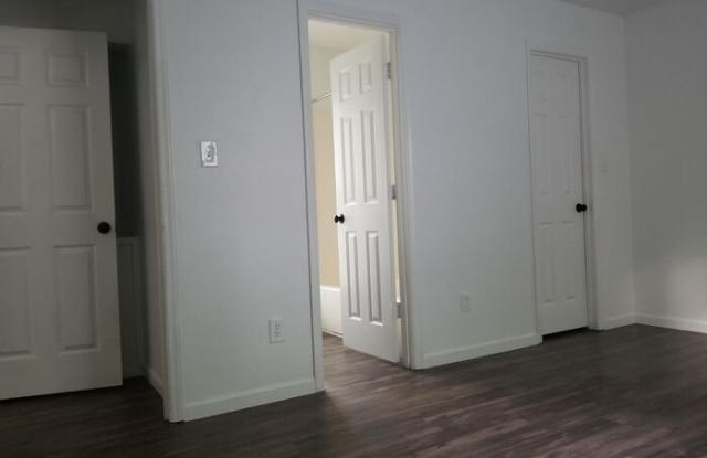 5107 Glenview Court Gallery 4