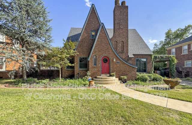 2730 NW 17th St photos photos