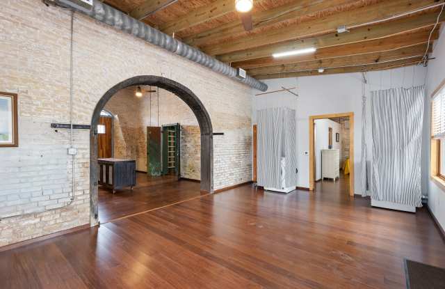 1500 East Madison Street Gallery 3