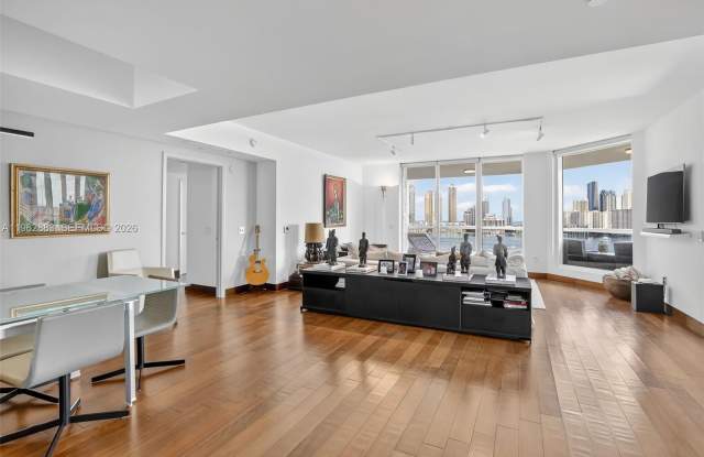 6000 Island Blvd photos photos