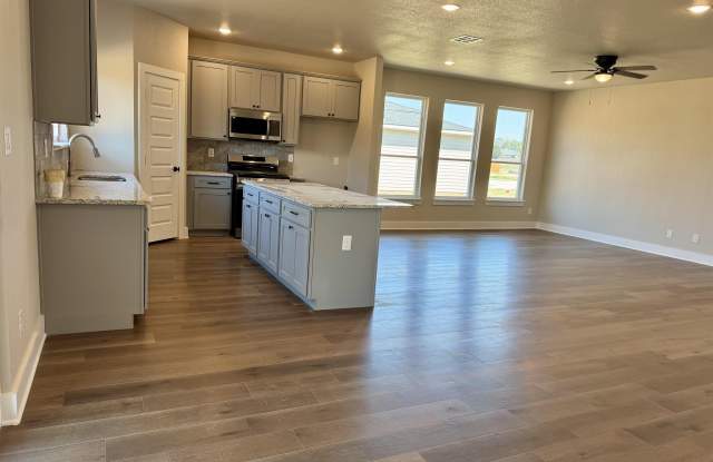 15528 Greenhouse Way Gallery 2