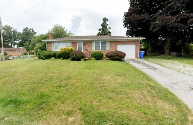 1206 Hillside Court Gallery 1