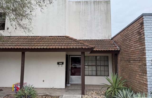 806 CONTINENTAL DR. photos photos