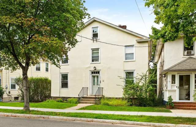 Charming second-floor, one-bedroom rental in Princeton Gallery 1