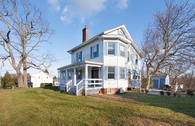 123 Reynolds Drive - 123 Reynolds Drive, Eatontown, NJ 07724