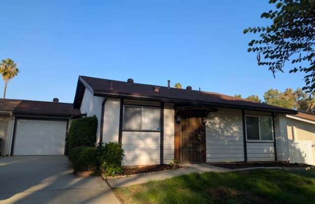 Coming soon! 3 bed, 2 Bath in centrally located community of Redlands photos photos