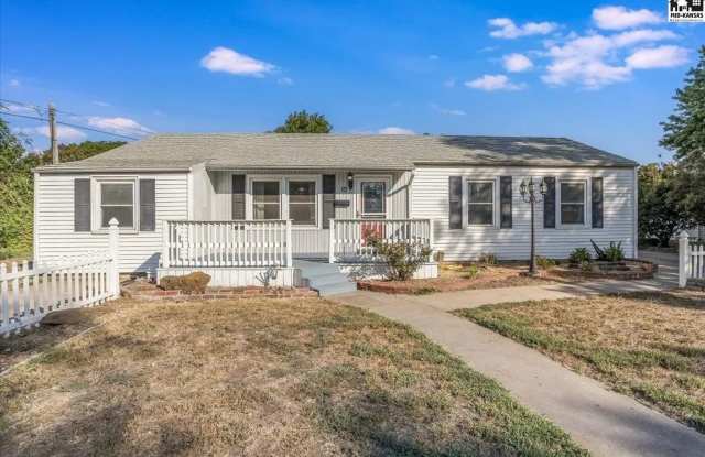 Beautiful 4-Bedroom, 1.5 Bathroom Home photos photos