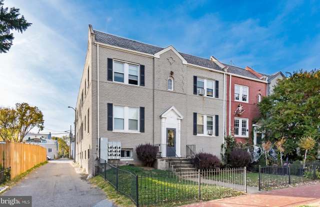 723 12TH STREET SE photos photos