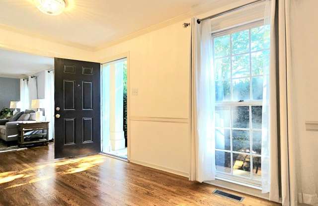1009 RIVA RIDGE Drive Gallery 3