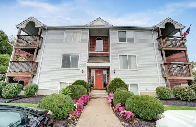 556 Aspen Glen Dr - 556 Aspen Glen Drive, Summerside, OH 45244 556 Aspen Glen Dr - 556 Aspen Glen Drive, Summerside, OH 45244