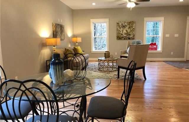 3706 Glenwood Avenue Gallery 3