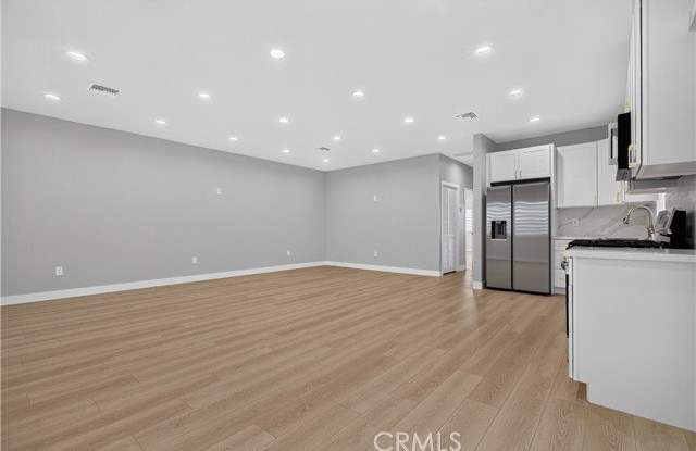 16425 Clymer Street Gallery 4