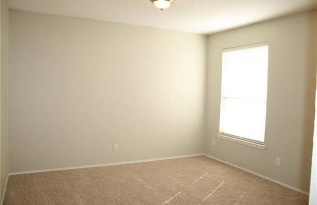 6608 Courtyards Drive Gallery 4