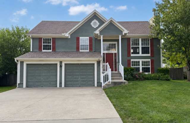 Newer 2005-Built 4 Bed Home | Nearly 2,000 Sq Ft | Easy Commute to KC photos photos