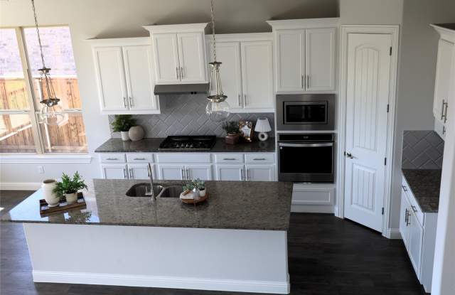 7600 Clear Rapids Drive Gallery 4