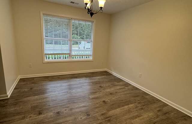 1201 Oakland Gallery 2