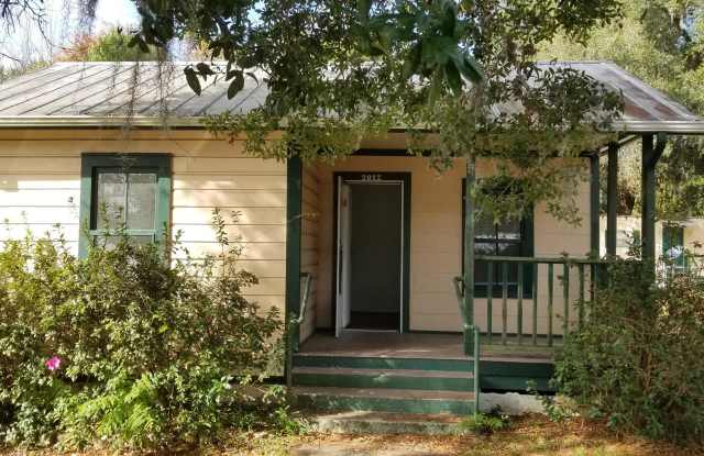 2012 Husson Avenue photos photos