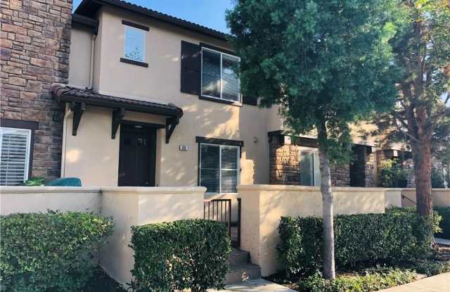 90 Topaz - 90 Topaz, Irvine, CA 92602