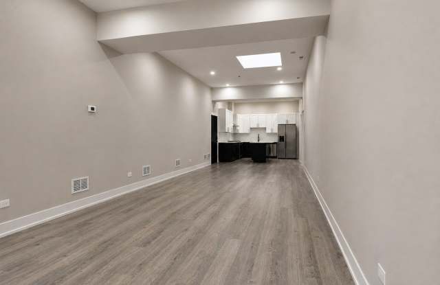 3214 W Lawrence Avenue Gallery 2