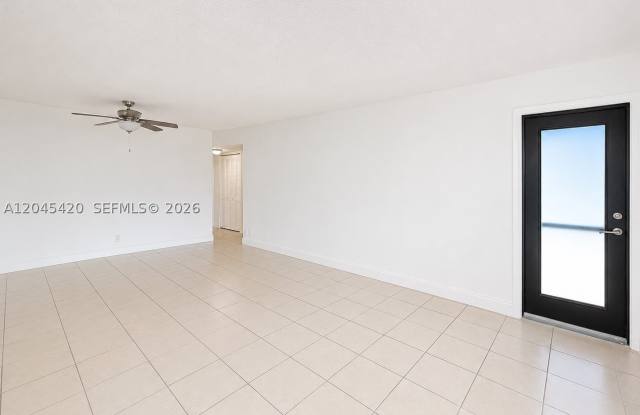 3900 N Hills Dr Gallery 4