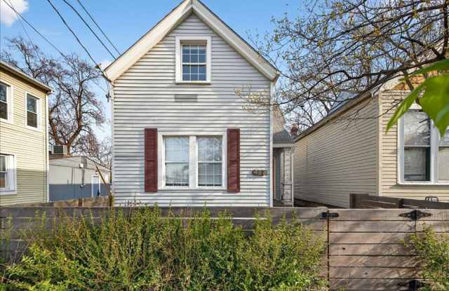 4 Bedroom, 1.5 Bath house in Shelby Park, Fenced, Off-street Parking, Pets OKAY! photos photos