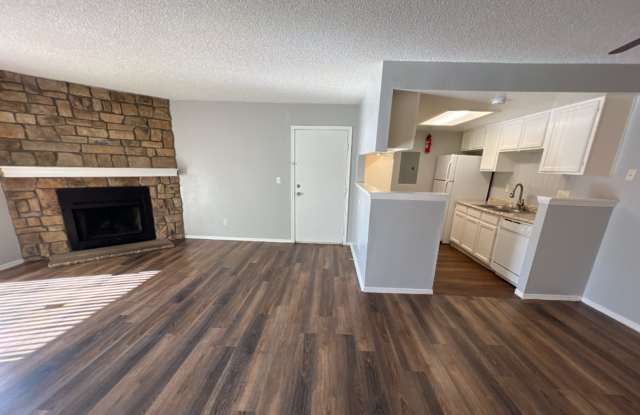 Spacious ground level 3 bedroom Condo in Robinwood! Available Now! Gallery 3