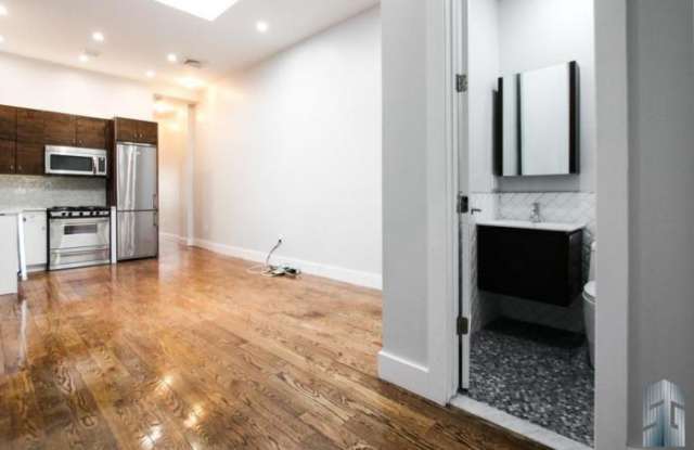 286 Onderdonk Avenue Gallery 2
